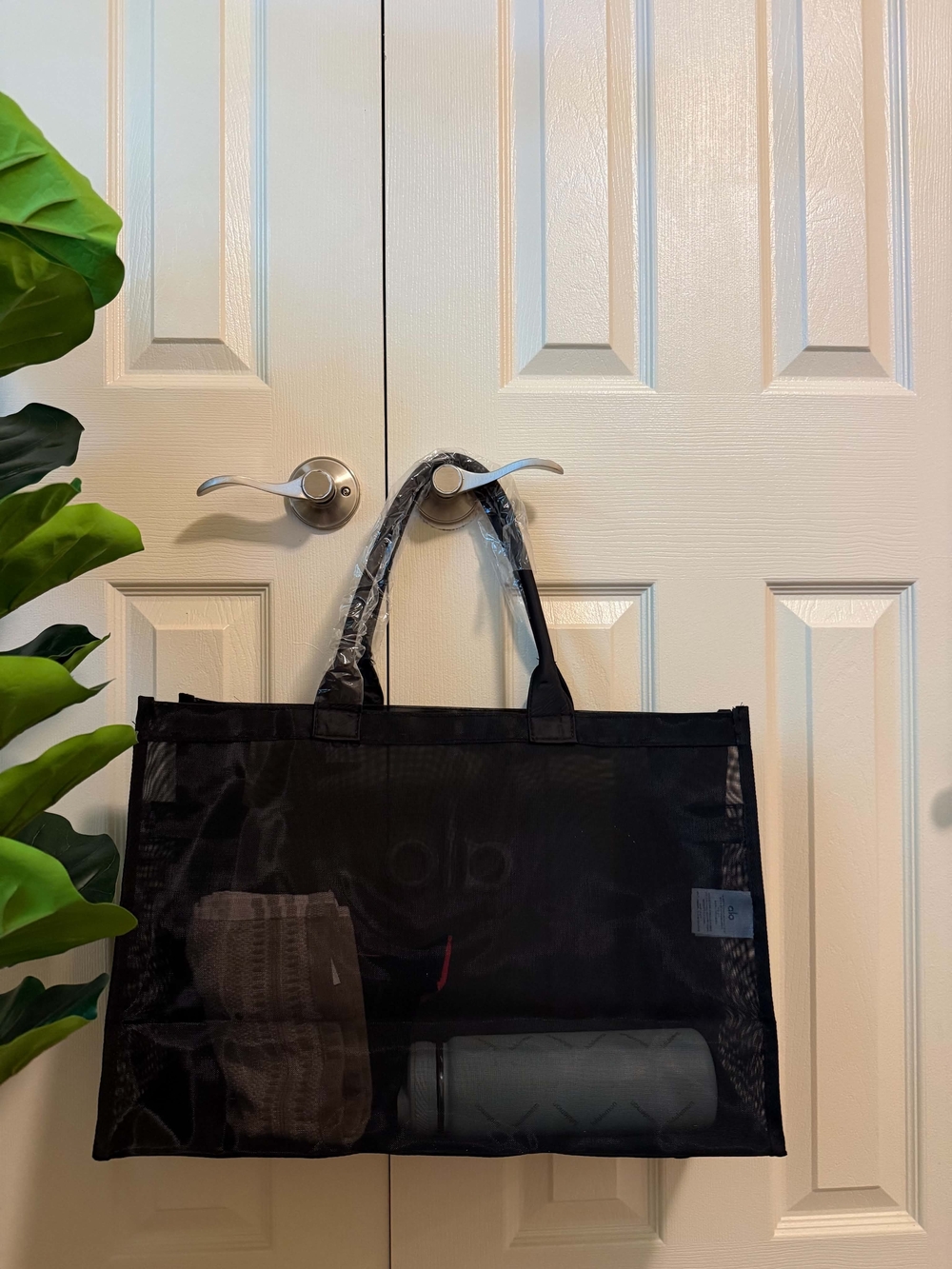 ALO Yoga Black Mesh Tote, Gym, Beach Bag - Picture 2 of 9